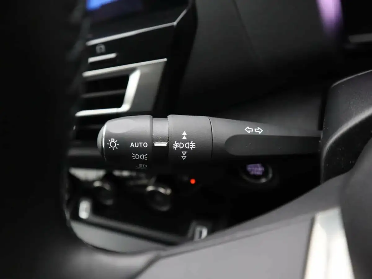 2022-citroen-c4-e-shine-plus-big-24