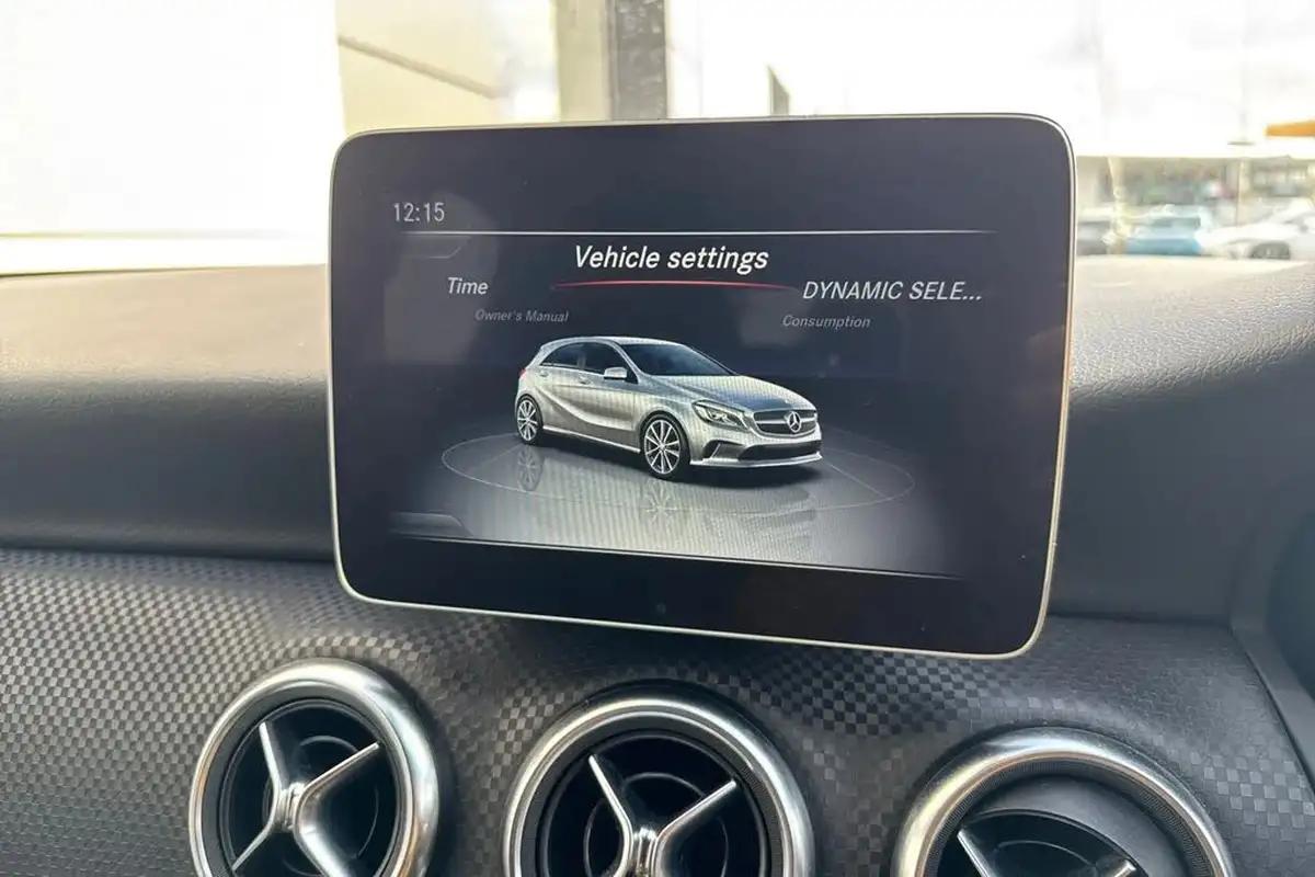 2018-mercedes-benz-a-class-16-a180-sport-edition-ss-big-41