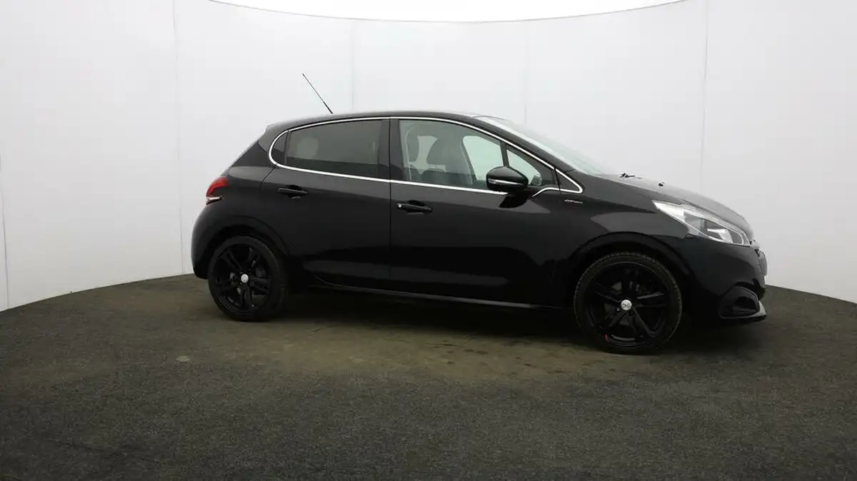 2017-peugeot-208-12-puretech-gt-line-5d-big-40