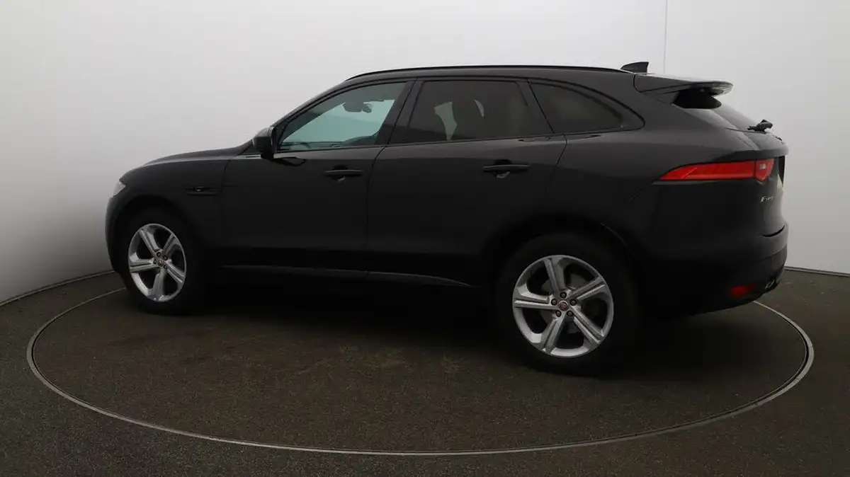 2021-jaguar-f-pace-20-i4d-chequered-flag-180ps-big-41
