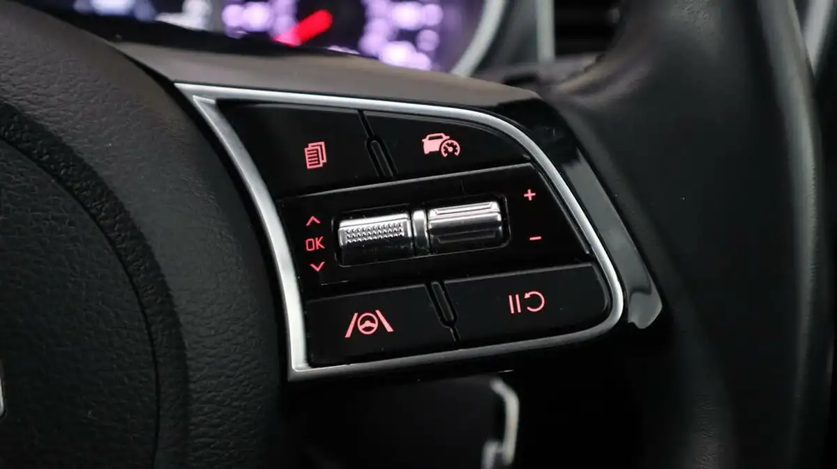 2023-kia-ceed-15-t-gdi-2-158bhp-non-adap-hatchback-big-29