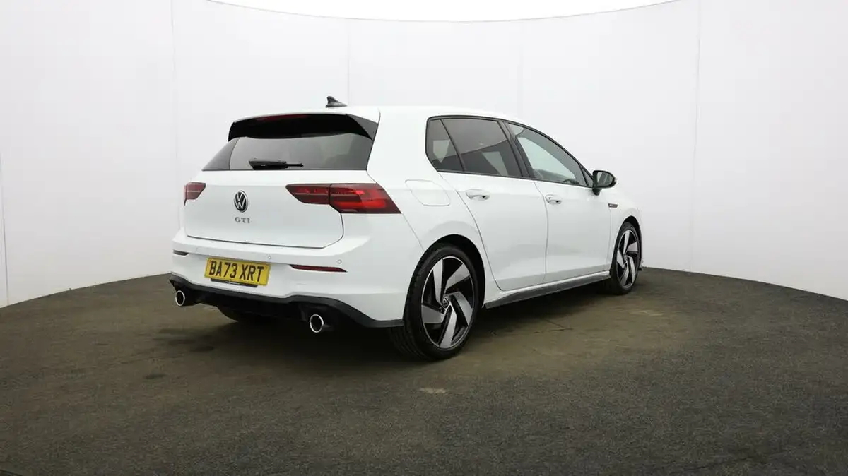 2023-volkswagen-golf-20-tsi-gti-dsg-big-50