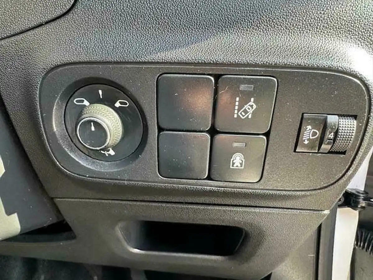 2018-citroen-c3-12-puretech-flair-82ps-big-14