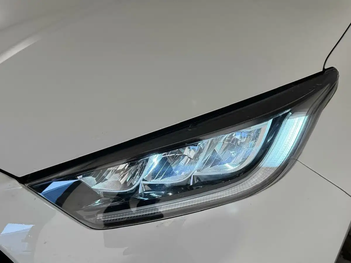 2021-toyota-yaris-15-vvt-i-design-big-31