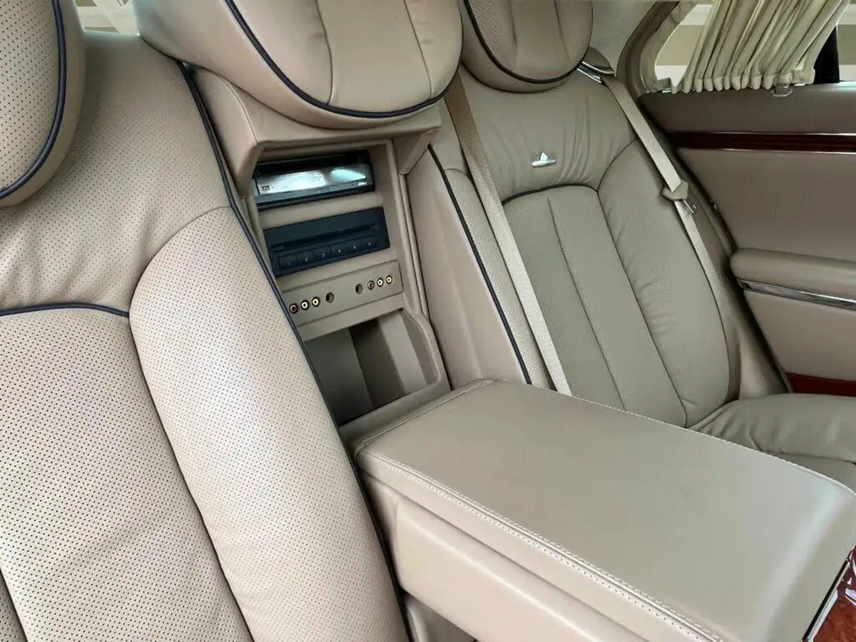 2011-maybach-57-55-57-big-13