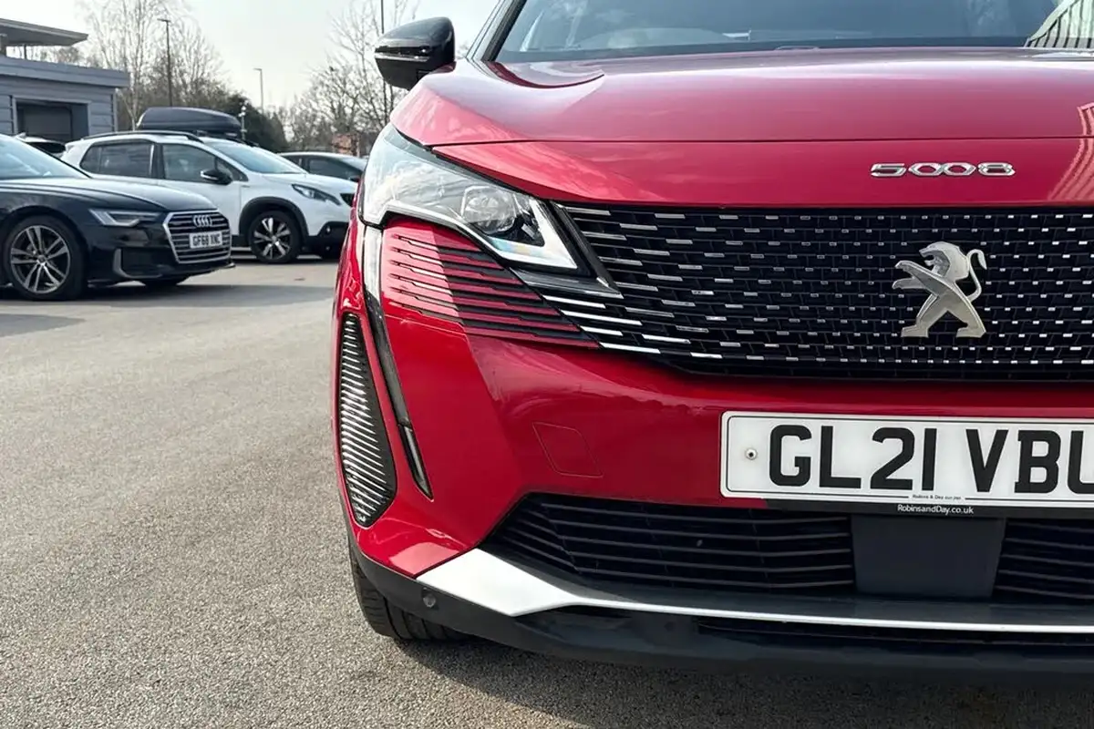 2021-peugeot-5008-suv-12-puretech-gt-eat8-big-24