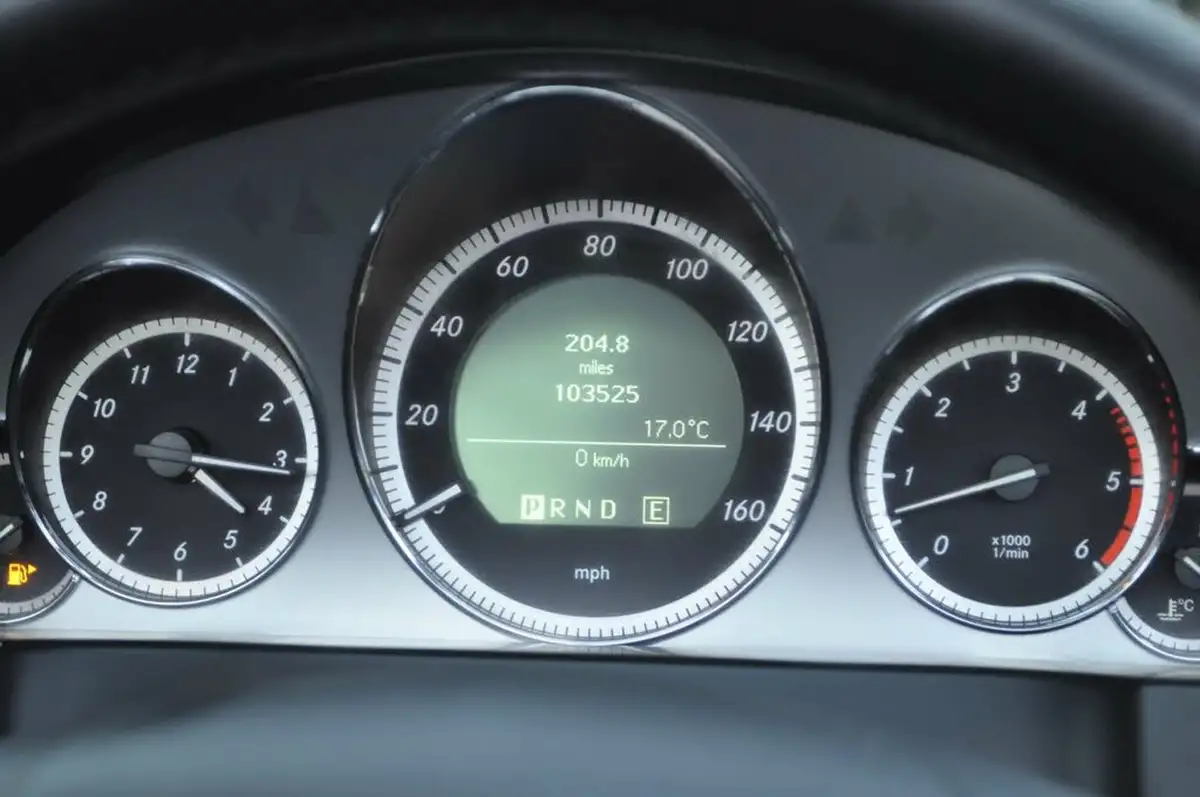 2011-mercedes-benz-e-class-30td-e350-cdi-sport-30cdi-231bhp-bluef-cabriolet-auto-big-21