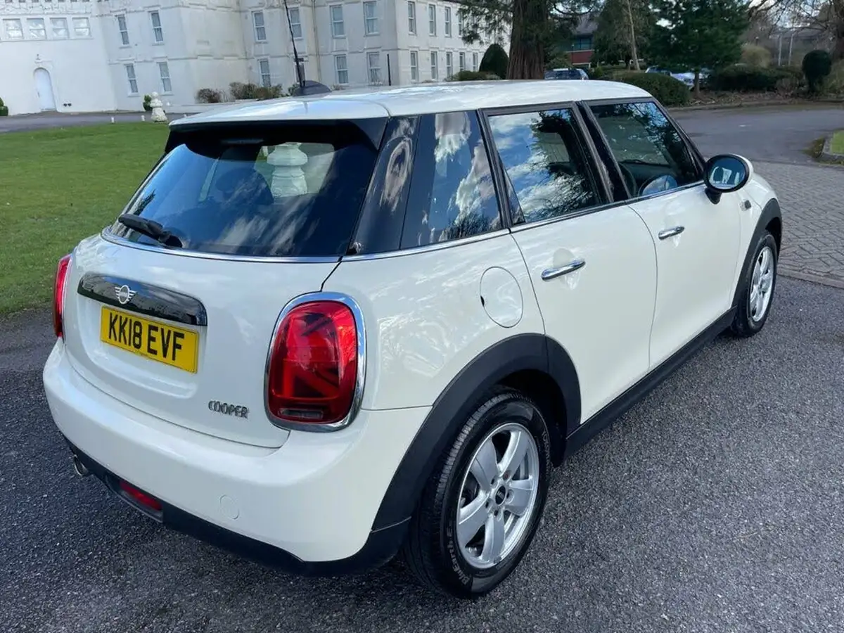 2018-mini-cooper-15-cooper-series-ii-ss-hatchback-5d-auto-big-4