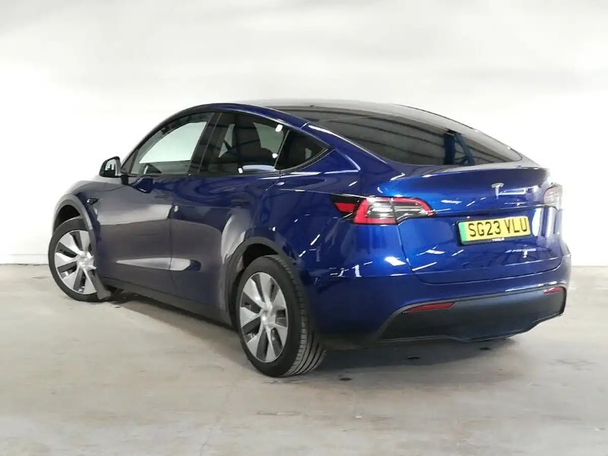 2023-tesla-model-y-e-rwd-big-1