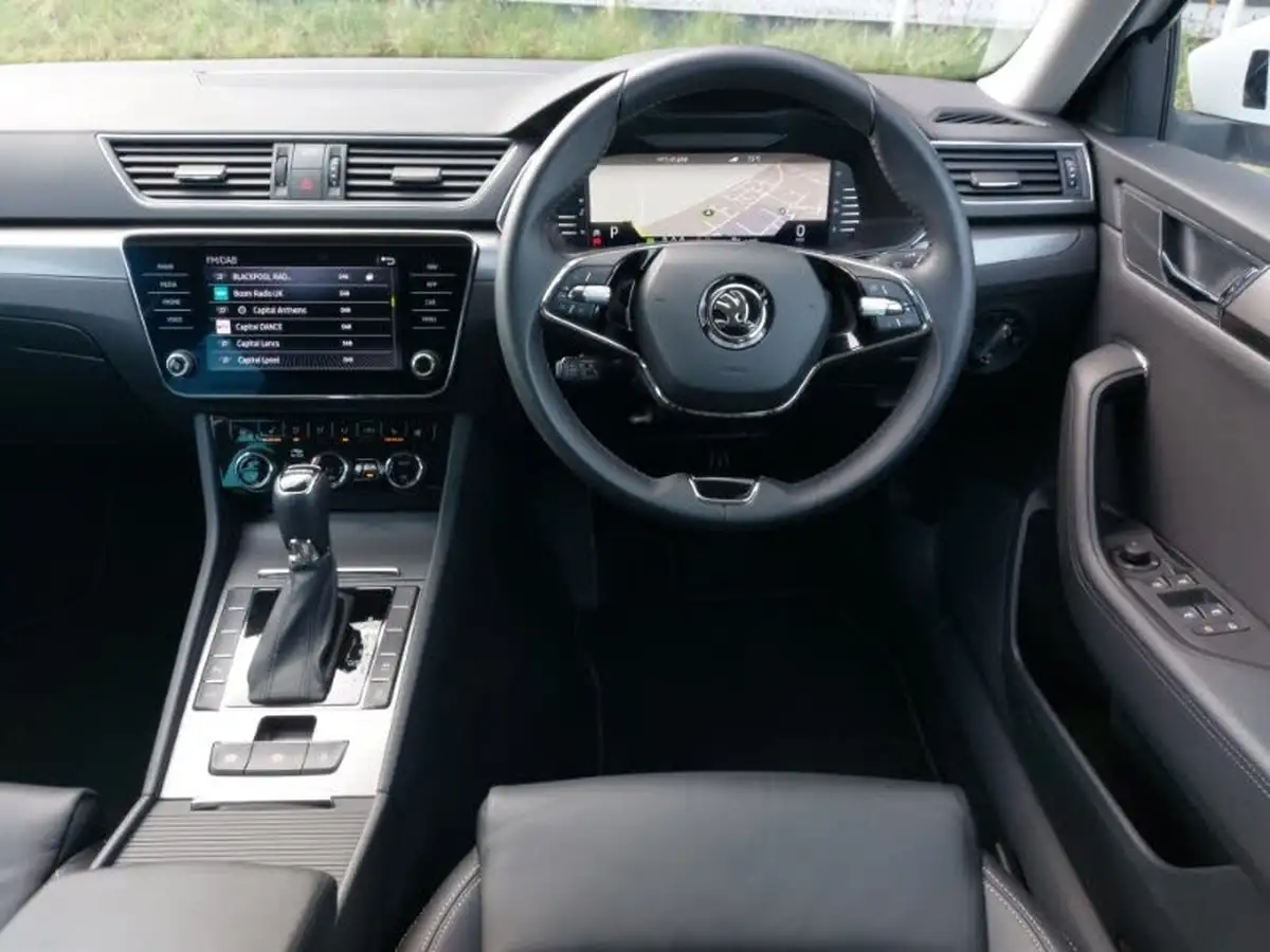2023-skoda-superb-20tdi-se-l-200ps-estate-dsg-big-6