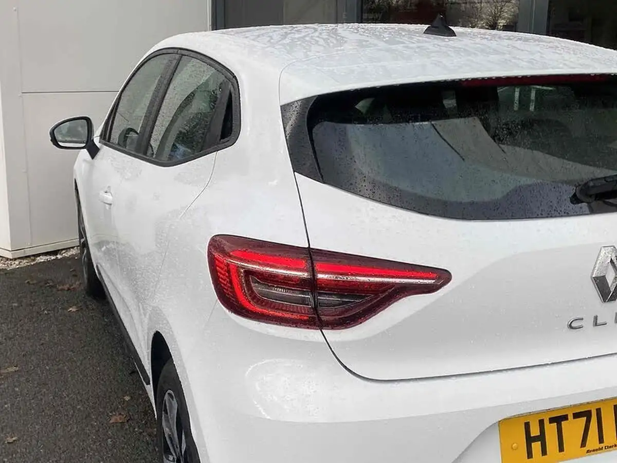 2022-renault-clio-10-tce-iconic-edition-big-5