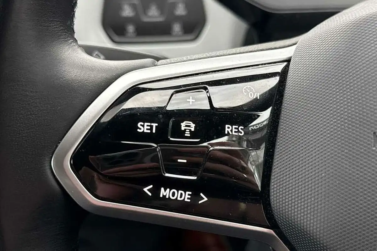 2020-volkswagen-id3-e-business-big-13