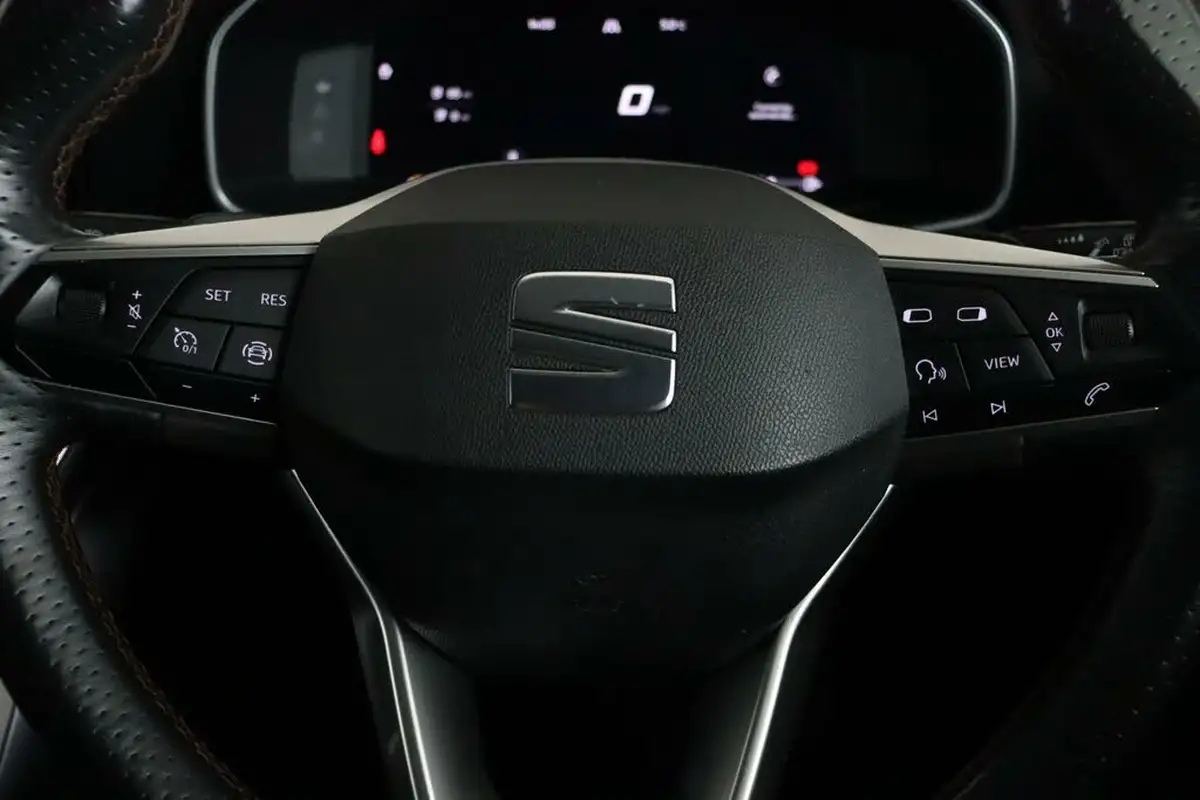 2021-seat-leon-14-e-hybrid-fr-hatchback-big-18