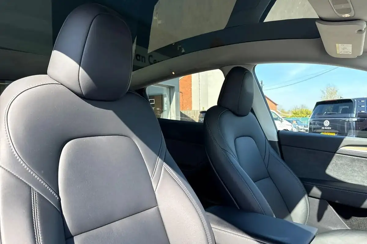 2022-tesla-model-y-e-performance-big-19