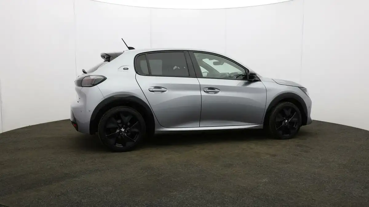 2021-peugeot-208-e-gt-premium-big-48
