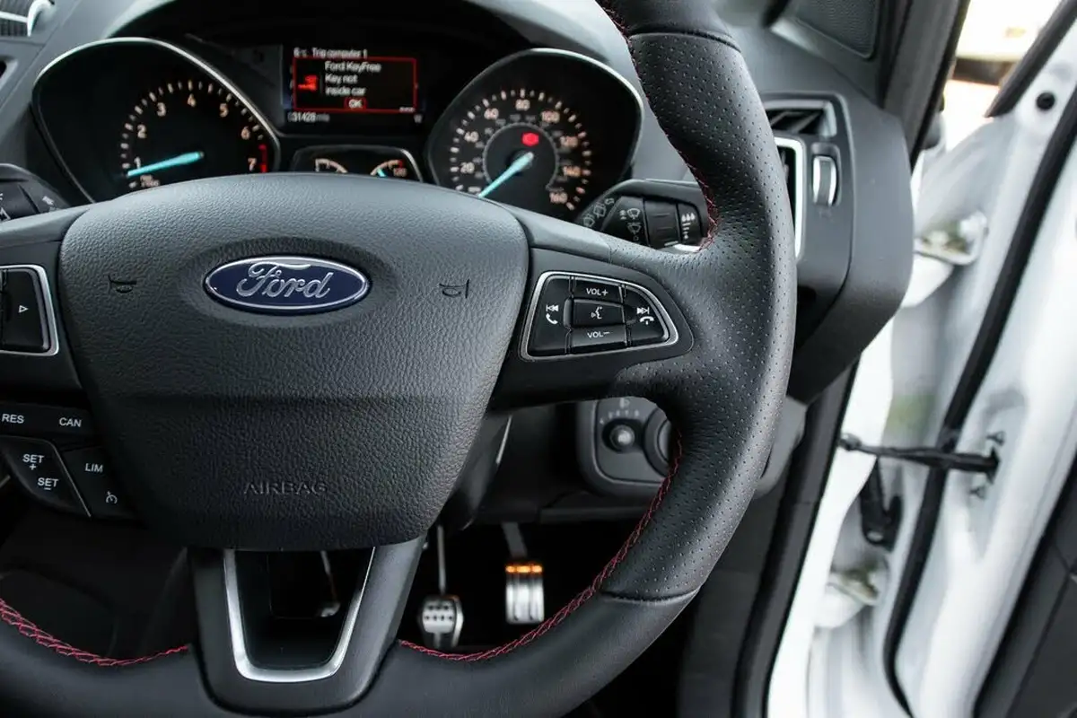 2019-ford-kuga-15t-st-line-edition-150ps-big-19