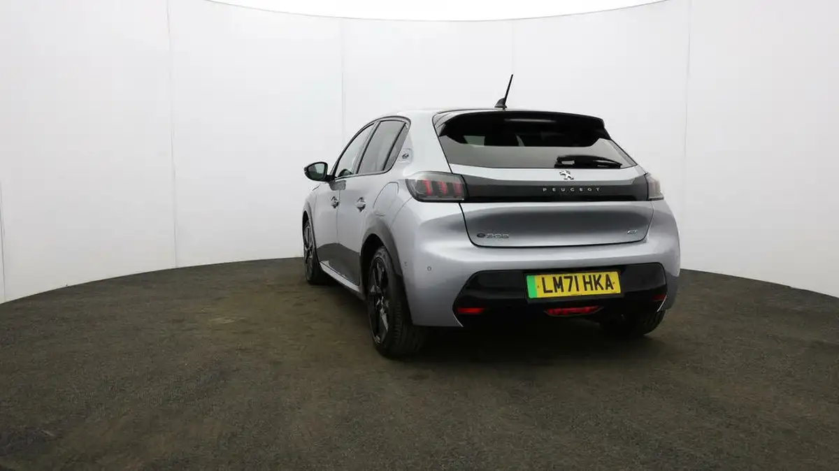 2021-peugeot-208-e-gt-premium-big-24