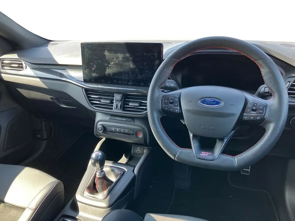 2023-ford-focus-23t-st-hatchback-big-8