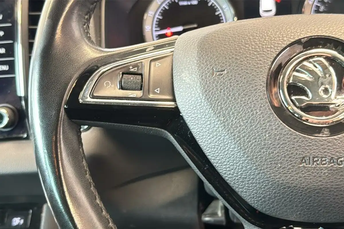 2019-skoda-karoq-16tdi-se-l-dsg-big-17