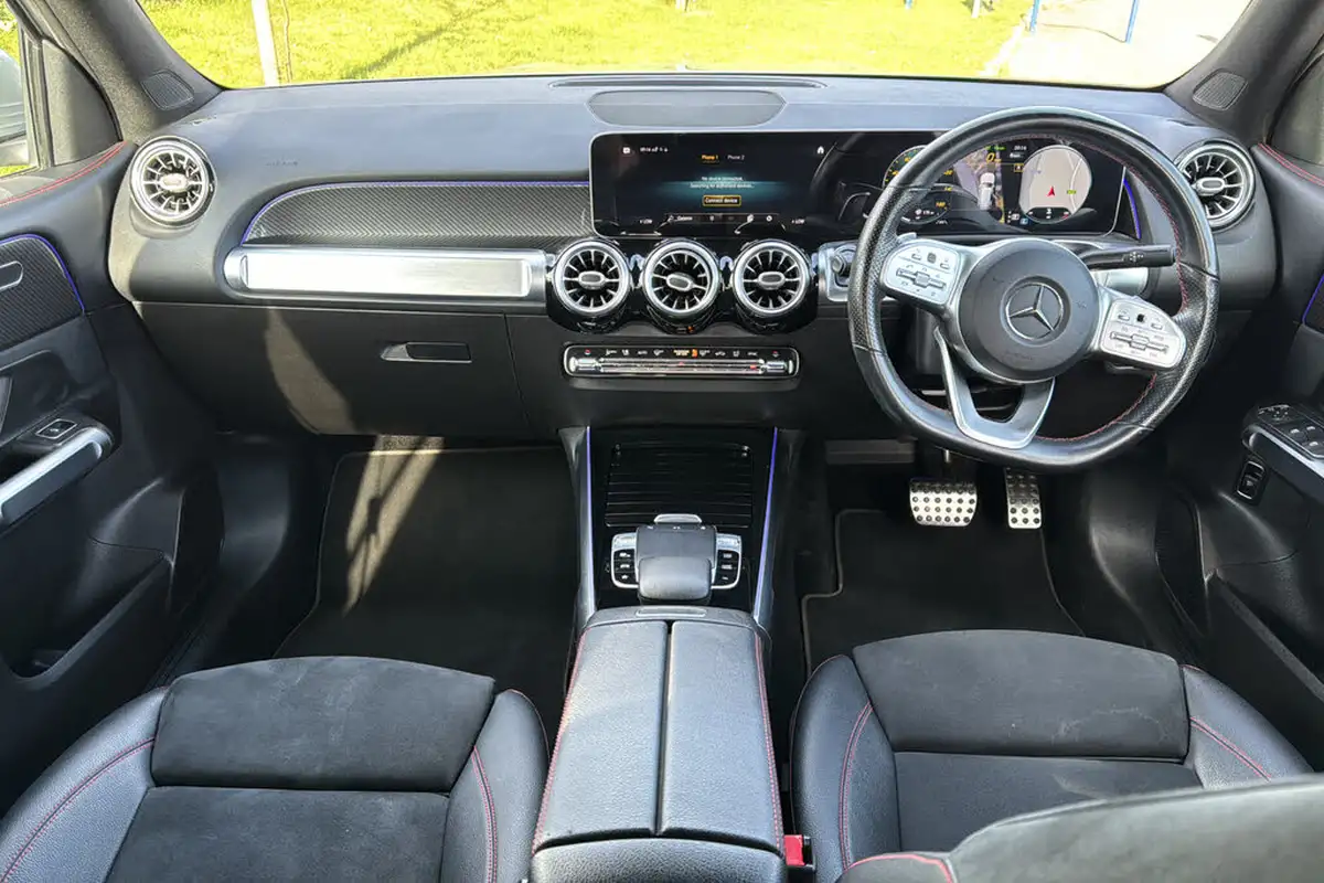 2020-mercedes-benz-glb-class-20d-glb220d-amg-line-premium-5-big-7