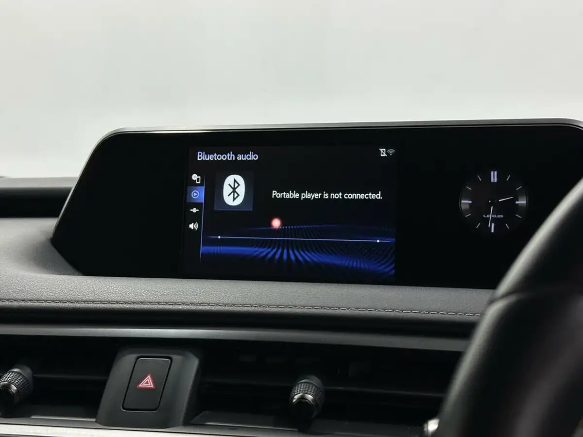 2019-lexus-ux-250h-20-ux-premium-pack-big-26