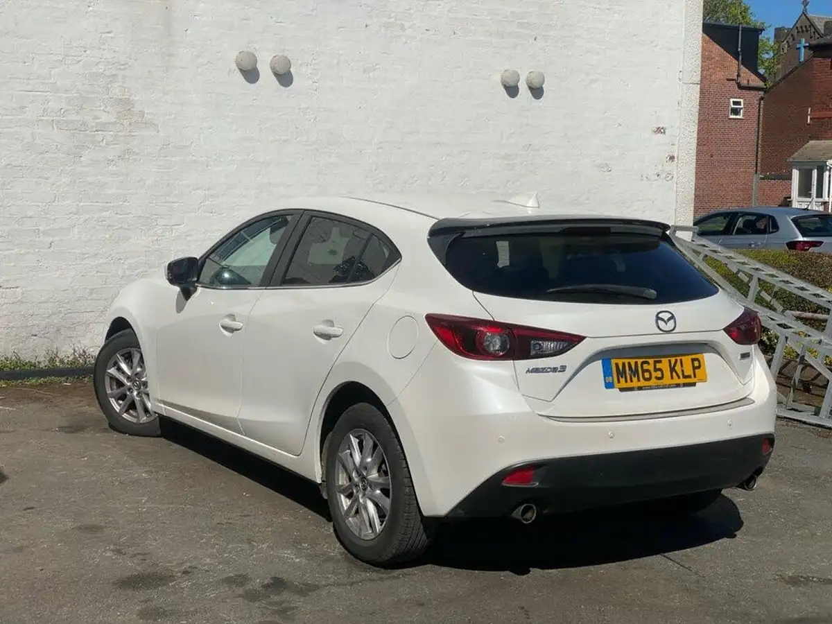 2015-mazda-mazda3-20-se-l-nav-hatchback-5d-big-9