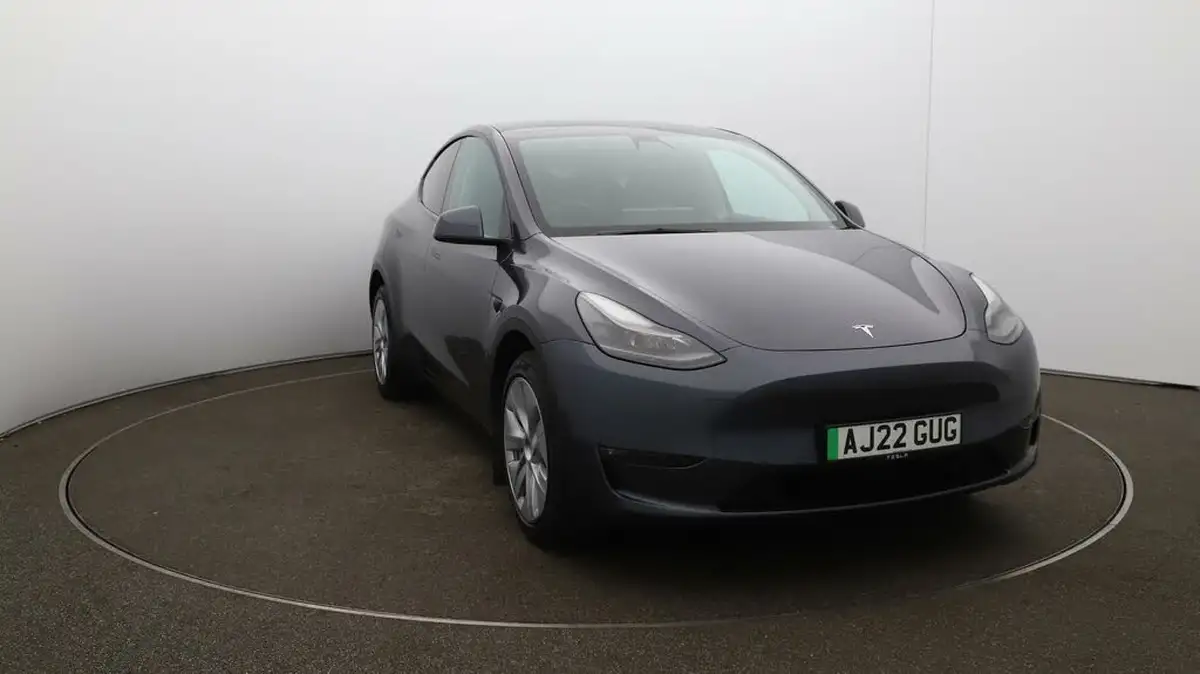 2022-tesla-model-y-e-long-range-big-34