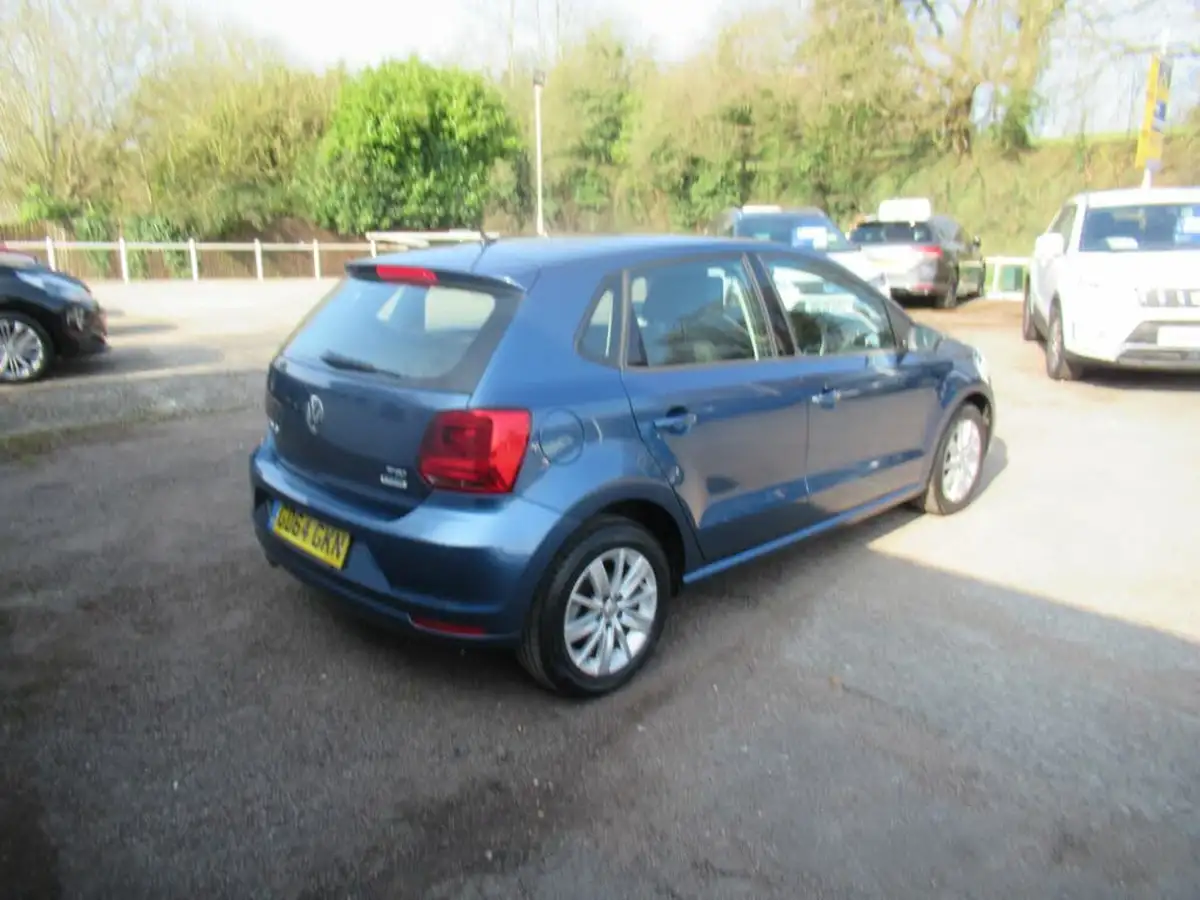 2015-volkswagen-polo-12-tsi-se-5d-big-2