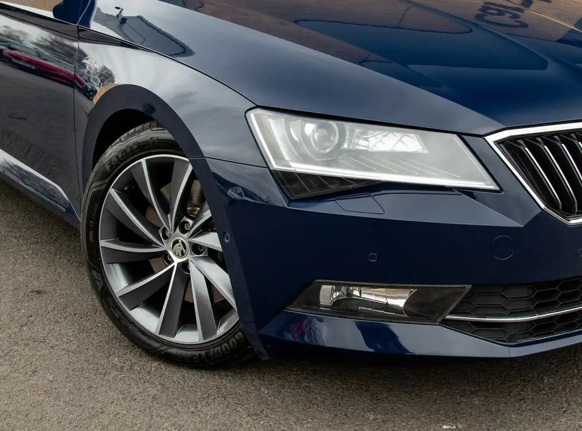2018-skoda-superb-20-tsi-laurin-klement-280ps-4x4-ss-hatchback-big-1