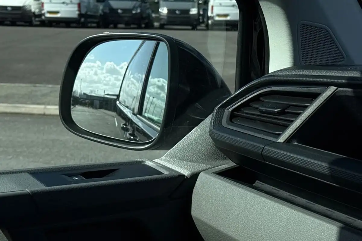 2024-volkswagen-transporter-big-42