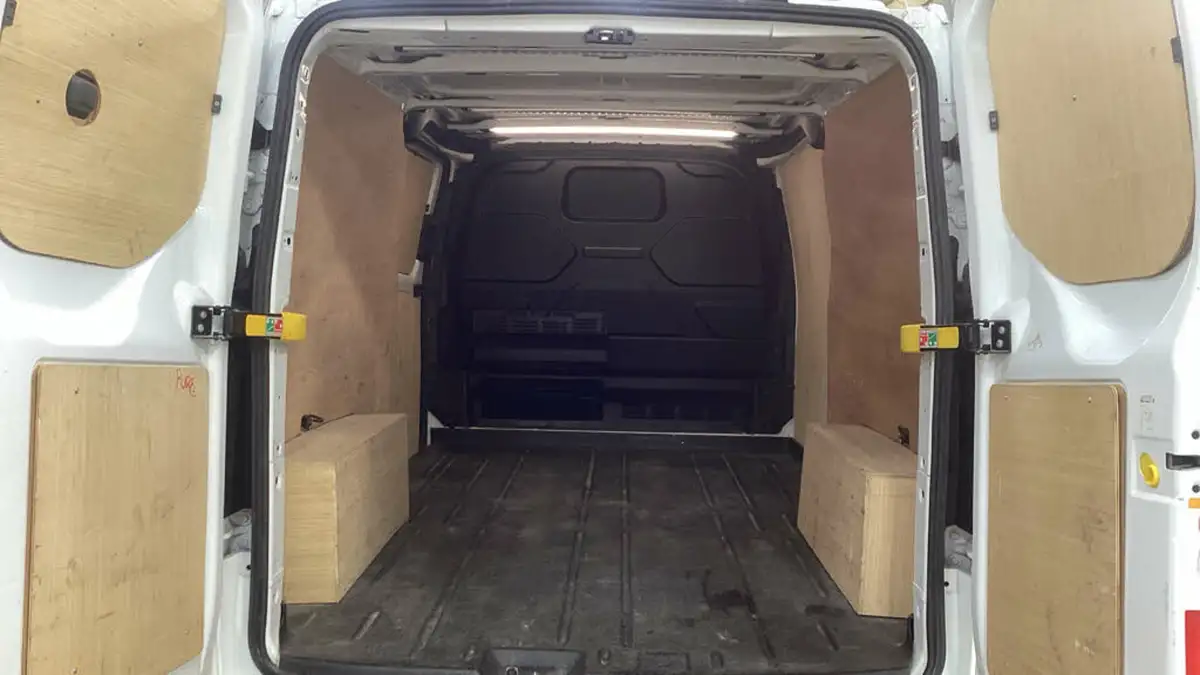 2023-ford-transit-custom-big-6
