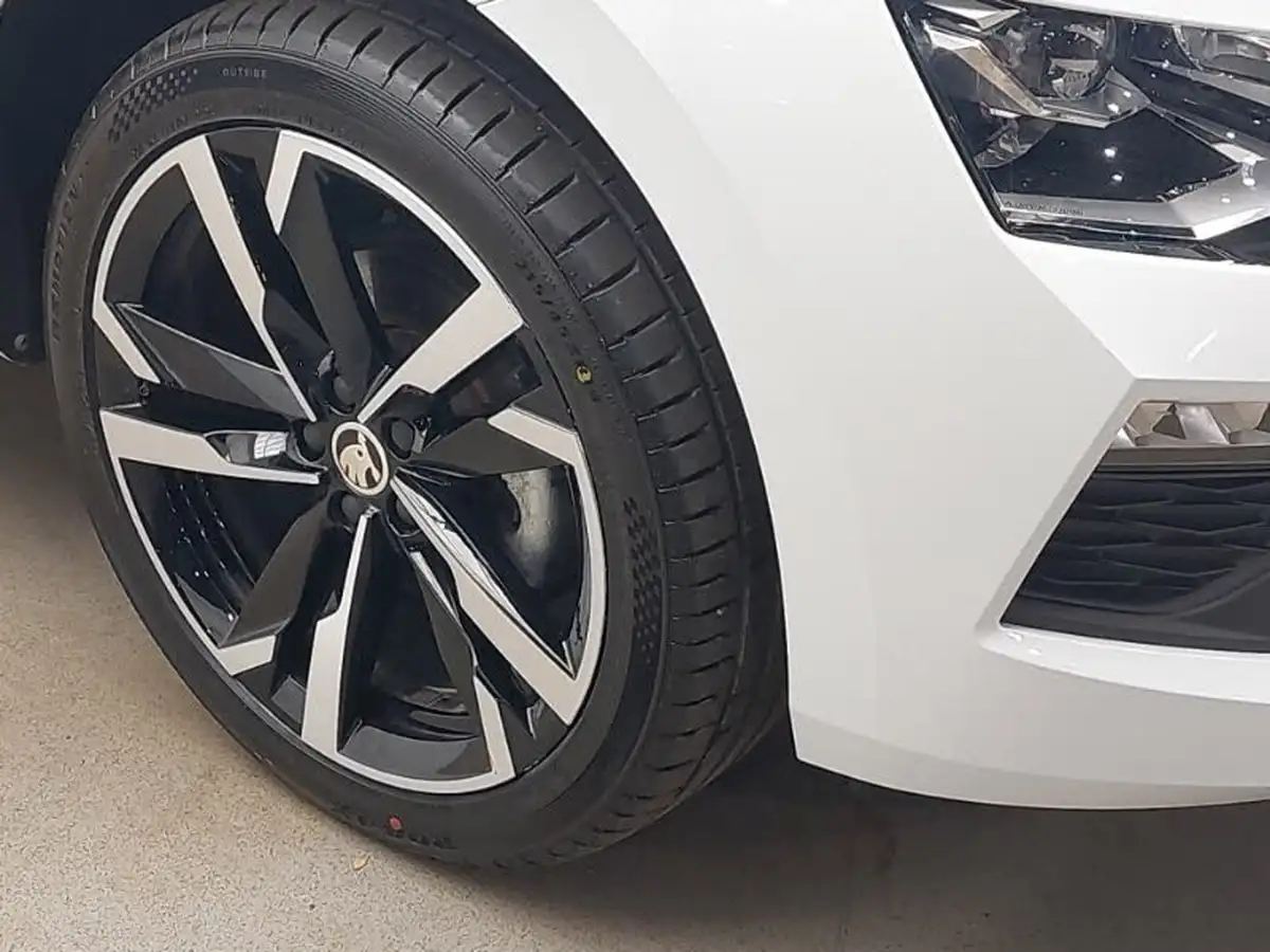 2024-skoda-kamiq-10-tsi-monte-carlo-116ps-dsg-big-8