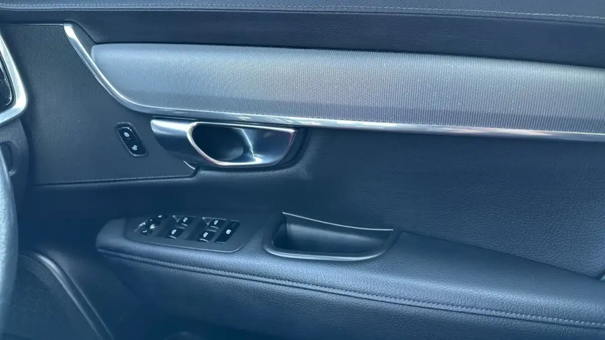 2019-volvo-v90-20-t5-cross-country-big-14
