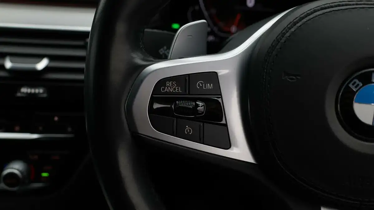 2019-bmw-5-series-20-520i-m-sport-plus-pack-touring-5d-big-22