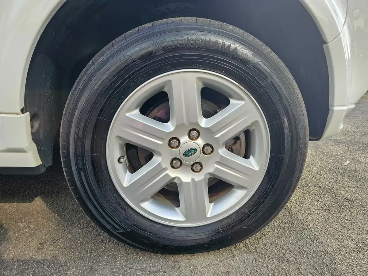 2012-land-rover-freelander-2-big-34