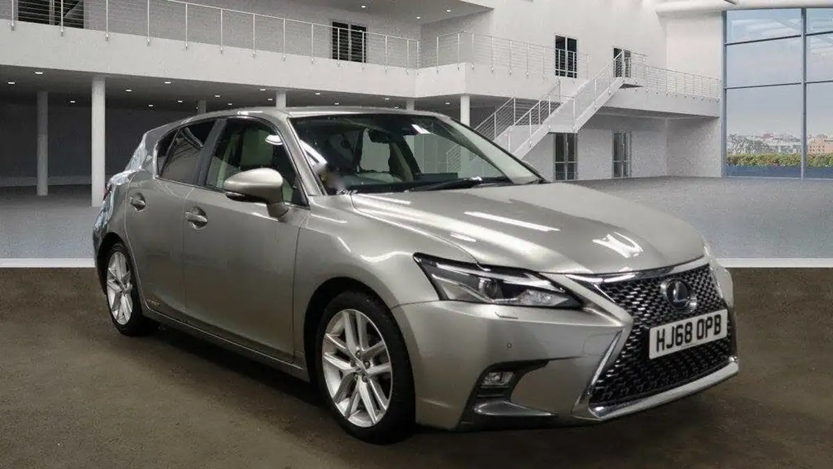 2018-lexus-ct-200h-18-premier-big-3