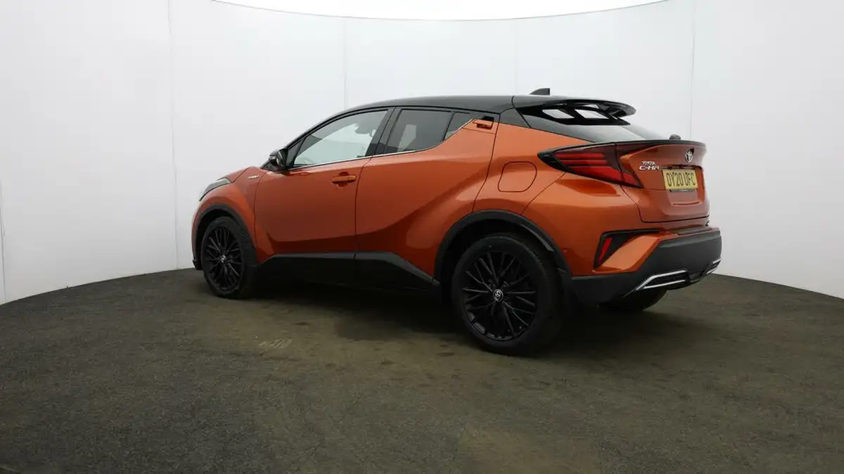 2020-toyota-c-hr-20-vvt-i-orange-edition-big-57