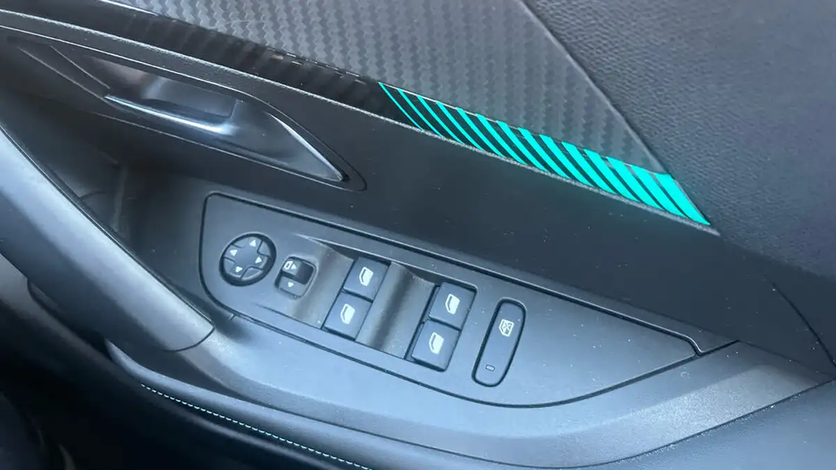 2021-peugeot-2008-suv-12-puretech-allure-premium-130bhp-big-29