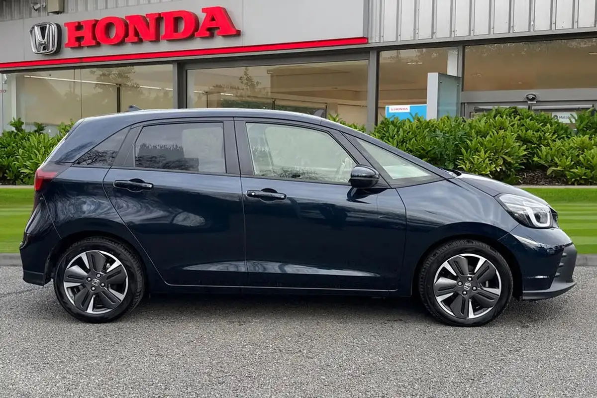 2023-honda-jazz-15-i-mmd-advance-big-2