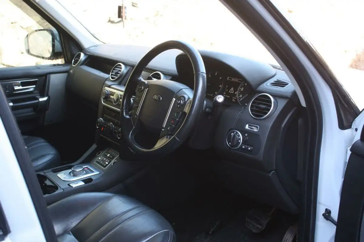 2016-land-rover-discovery-4-30-sd-v6-graphite-big-7