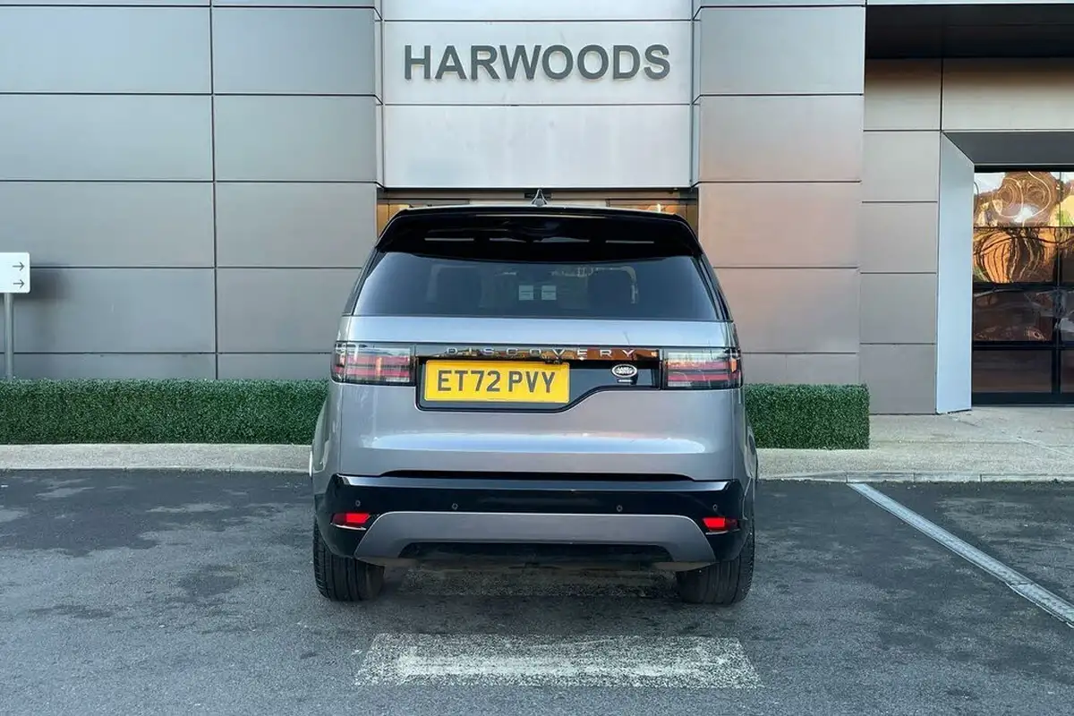 2022-land-rover-discovery-30-d300-r-dynamic-se-big-7
