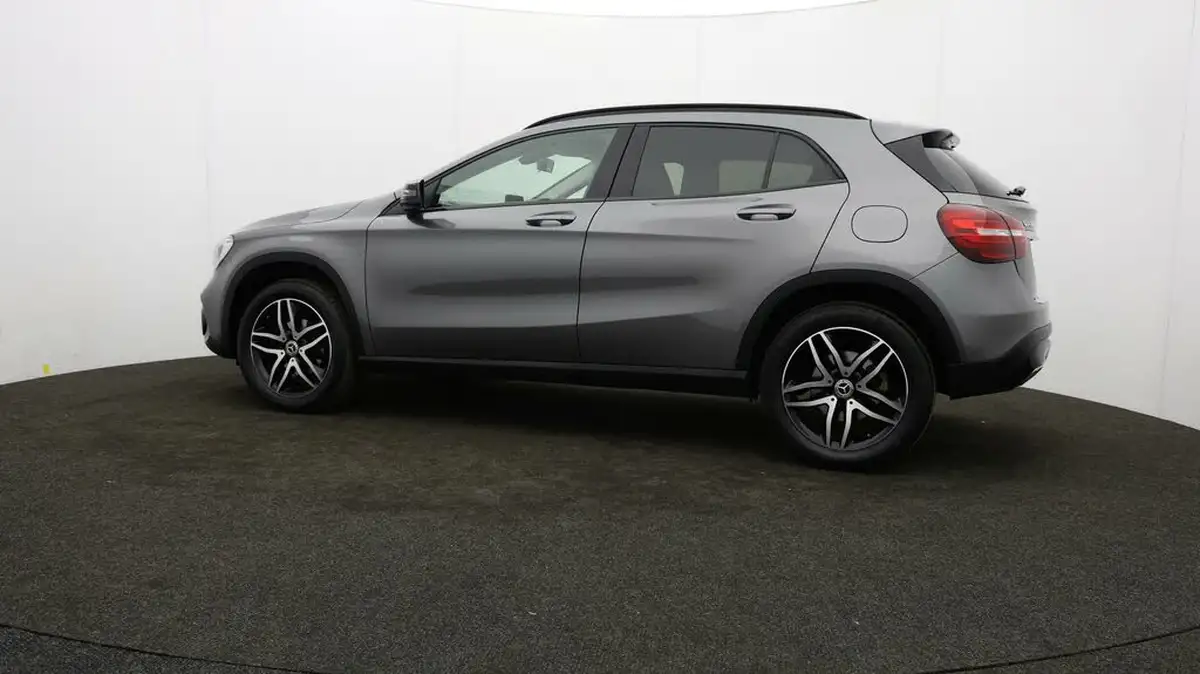 2019-mercedes-benz-gla-class-16-gla-180-urban-edition-ss-big-65