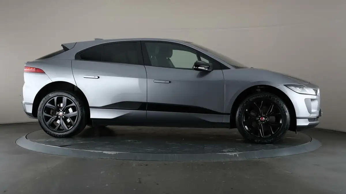 2021-jaguar-i-pace-ev400-black-big-8