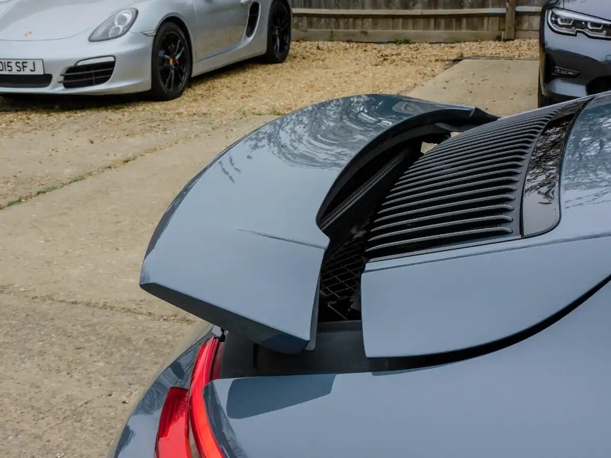 2017-porsche-911-30-carrera-s-420bhp-coupe-pdk-big-21