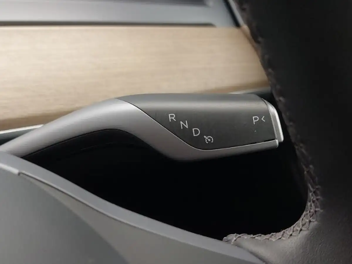 2022-tesla-model-y-e-rwd-big-16