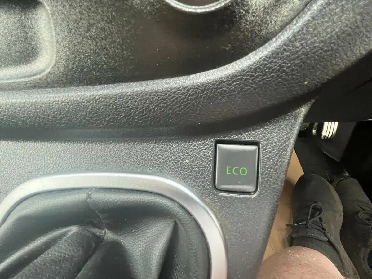 2021-renault-trafic-20dci-ll30-energy-120-sport-big-36