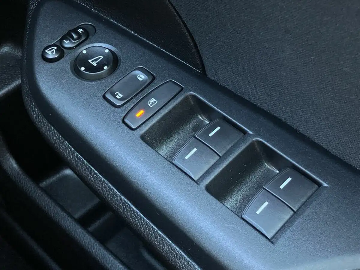 2018-honda-civic-16-i-dtec-sr-hatchback-5d-big-17