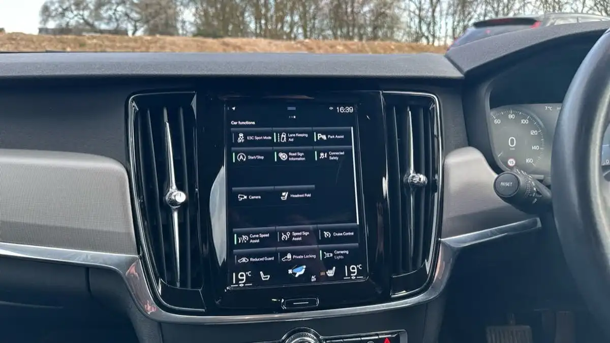 2020-volvo-v90-20td-b4-momentum-big-20