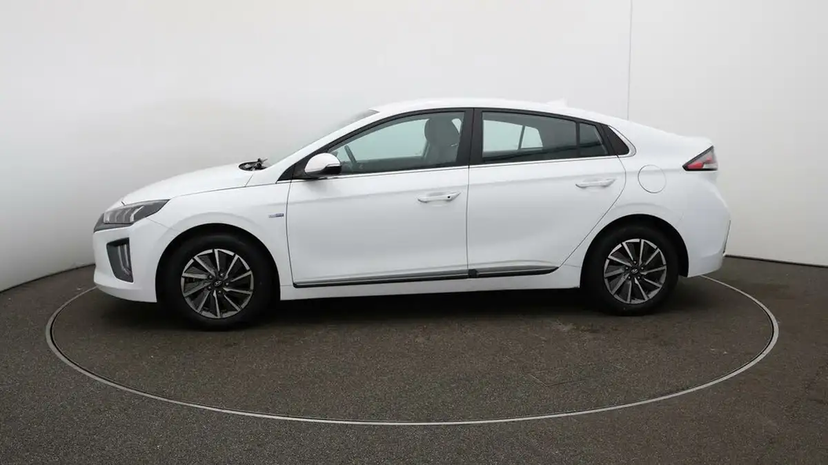 2022-hyundai-ioniq-e-premium-electric-big-60