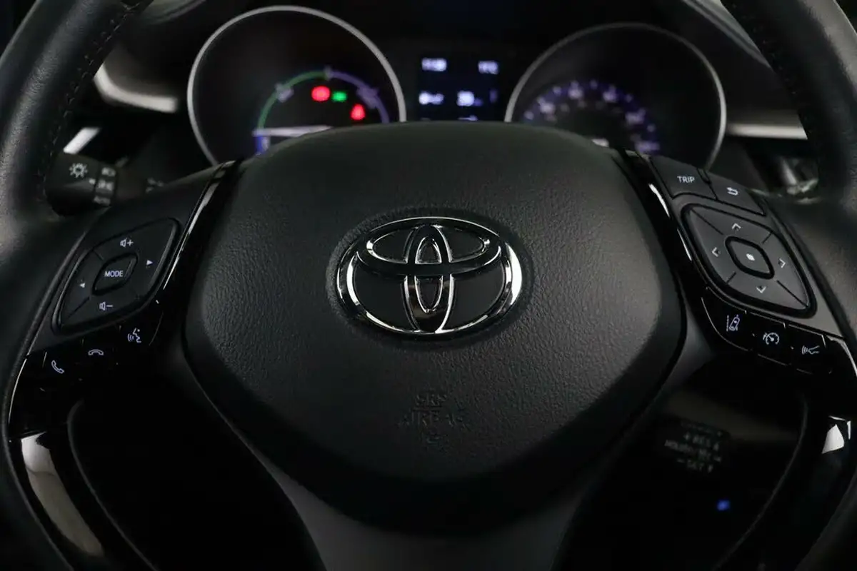 2022-toyota-c-hr-18-vvt-i-icon-big-18